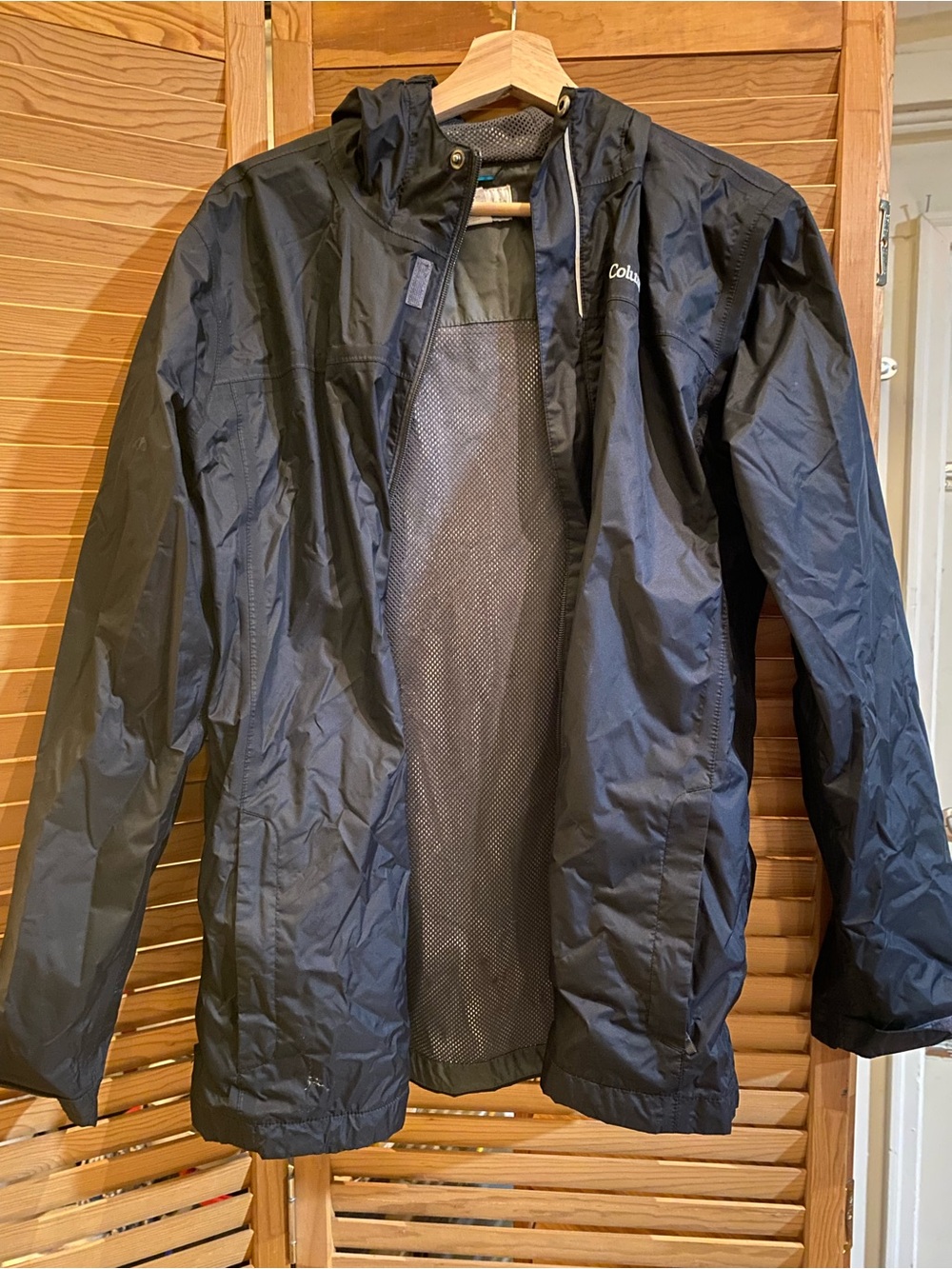 Columbia kid’s Black Lightweight Hooded Rain Jacket